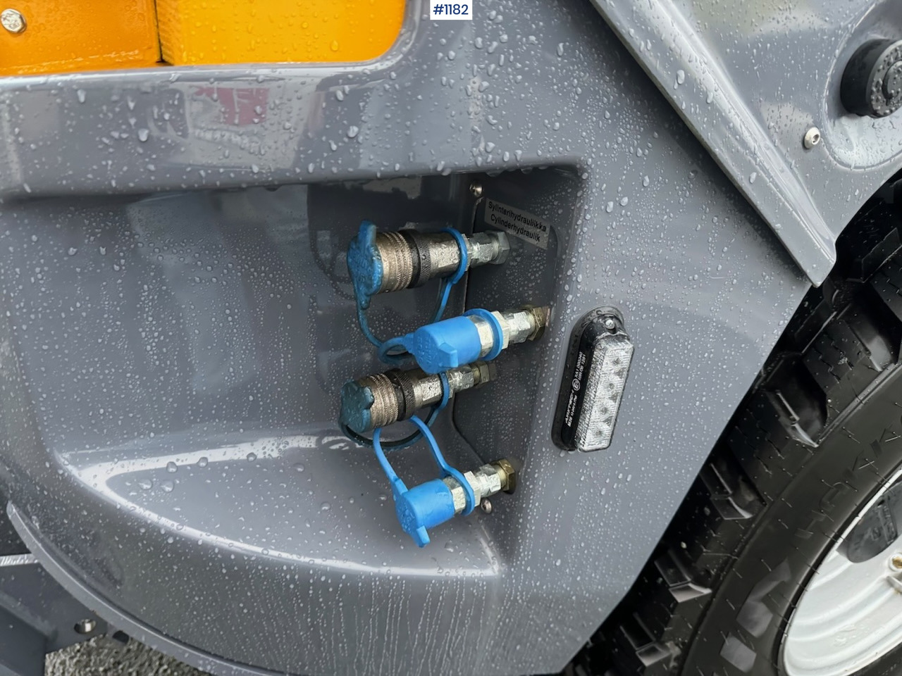 Valet de ferme 2023 LM Trac 587, DEMO, LIKE NEW!: photos 12 Valet de ferme 2023 LM Trac 587, DEMO, LIKE NEW!: photos 12