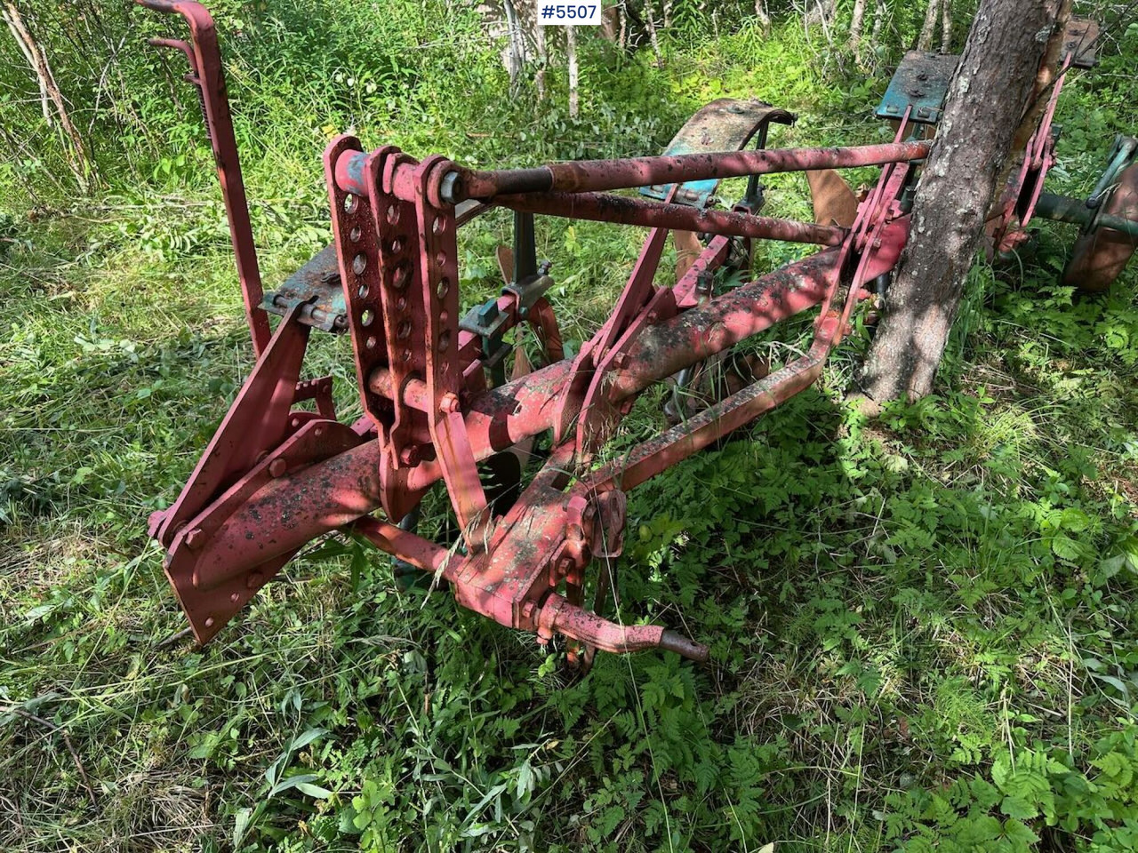 4-furrow conventional plow - Outils du sol: photos 4 4-furrow conventional plow - Outils du sol: photos 4