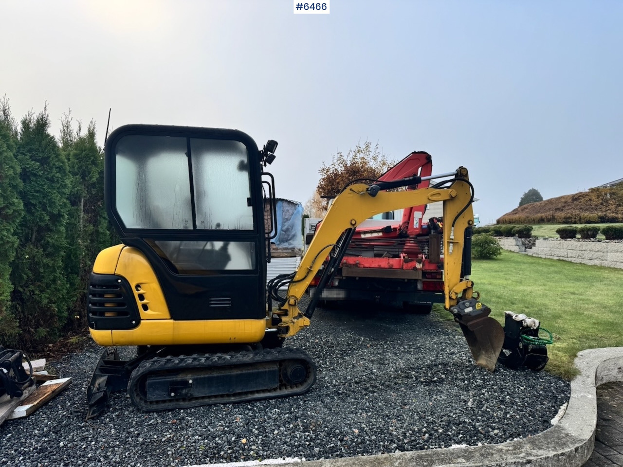 Approx. 2004 CAT 301.8 Mini excavator w/ 4 buckets and grapple. - Pelle: photos 2 Approx. 2004 CAT 301.8 Mini excavator w/ 4 buckets and grapple. - Pelle: photos 2