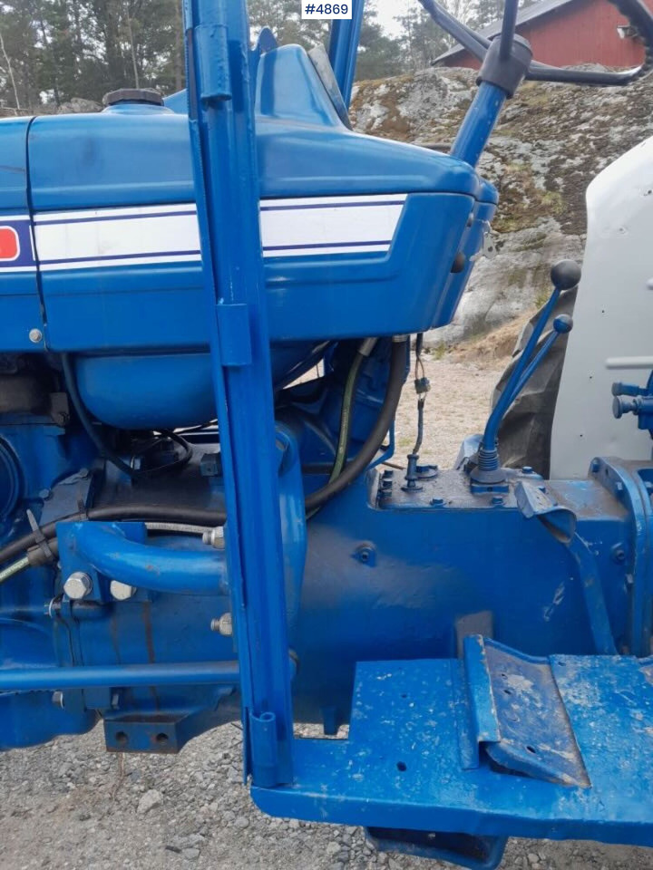 Ca. 1970 Ford 4000 4x2 - Tracteur agricole: photos 5 Ca. 1970 Ford 4000 4x2 - Tracteur agricole: photos 5