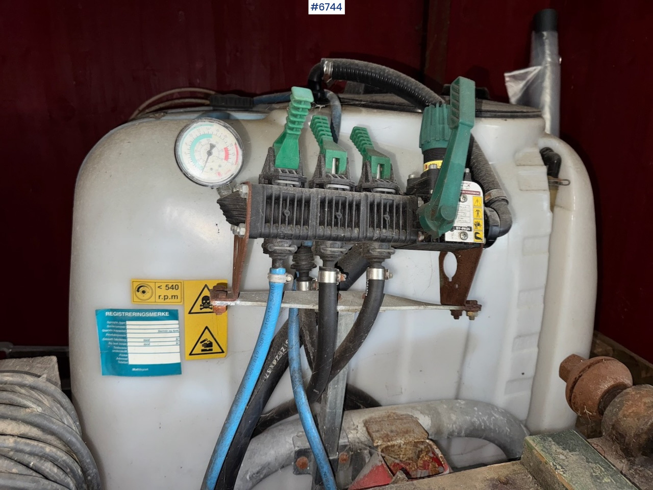 Field sprayer 8 meters - Pulvérisateur: photos 2 Field sprayer 8 meters - Pulvérisateur: photos 2