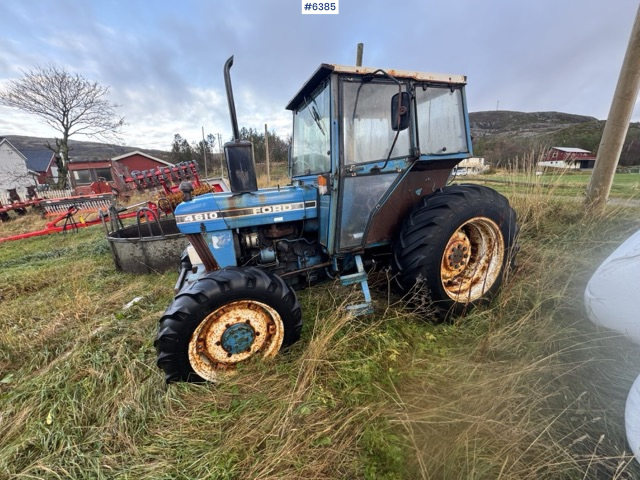 Ford 4610 4x4 tractor. 3,561 hours! - Tracteur agricole: photos 5 Ford 4610 4x4 tractor. 3,561 hours! - Tracteur agricole: photos 5