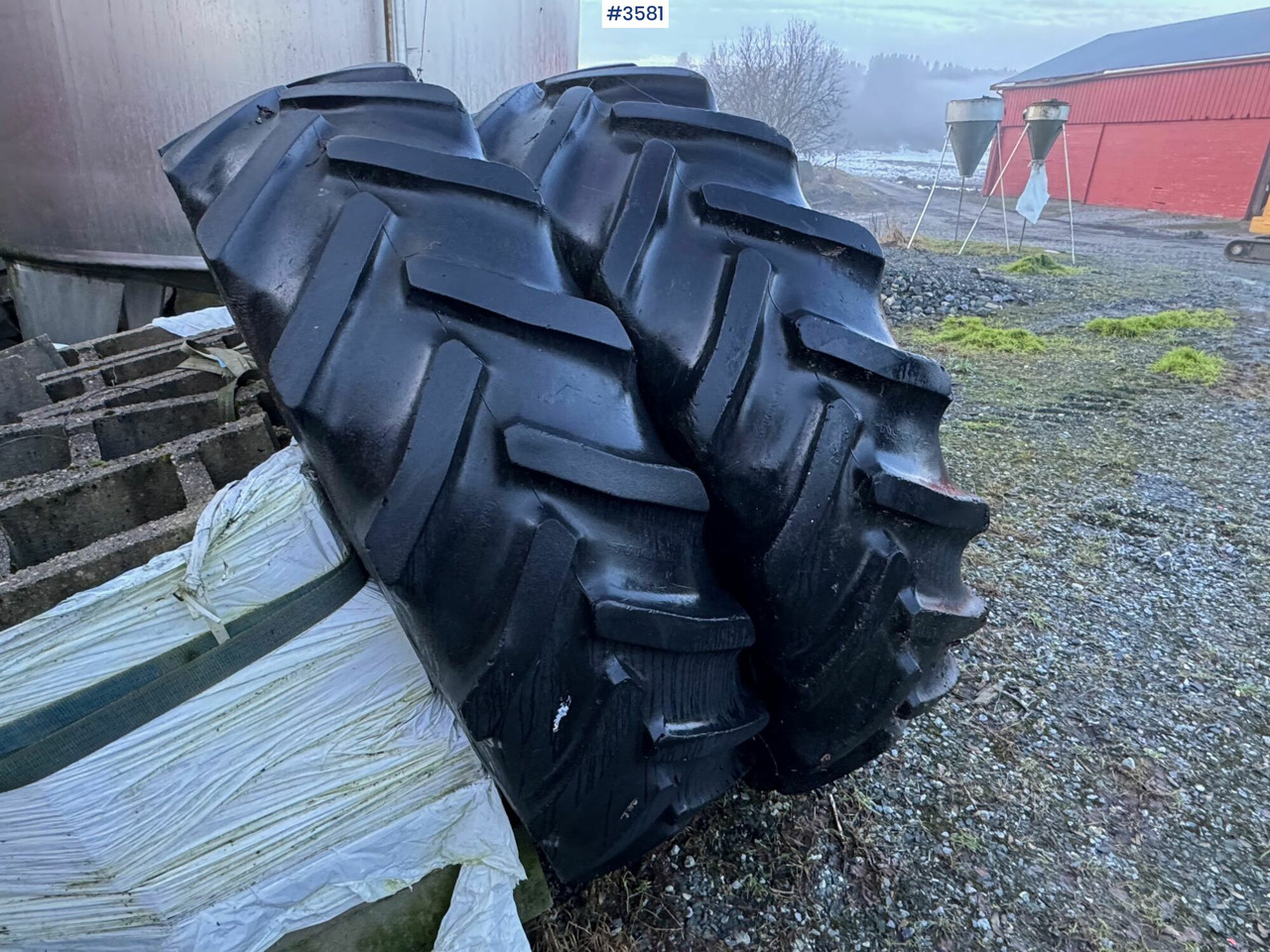 Goodyear wheels - Roue complète: photos 3 Goodyear wheels - Roue complète: photos 3