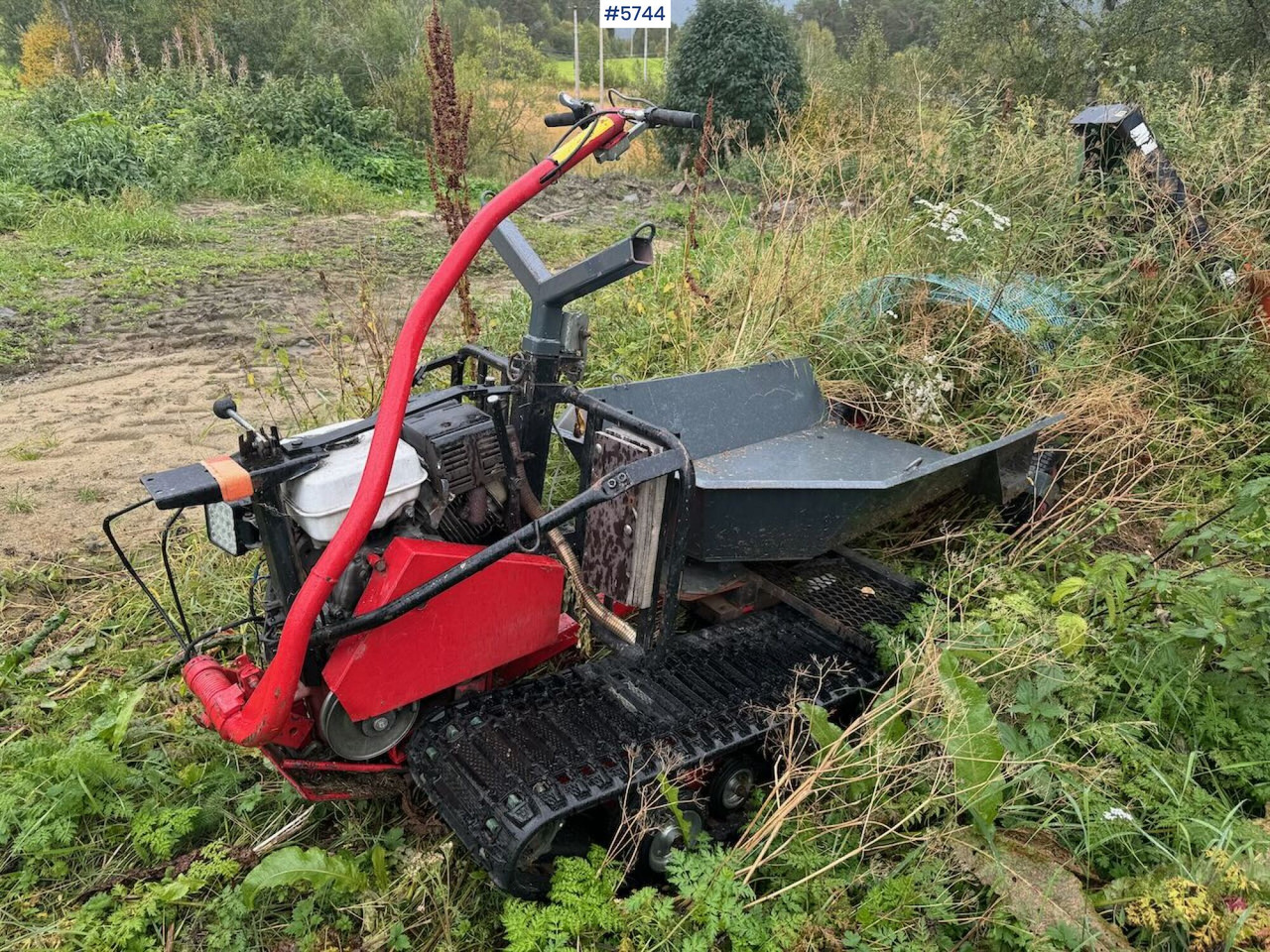 Jernhest with steel bucket and log‑rack / log deck - Tracteur agricole: photos 5 Jernhest with steel bucket and log‑rack / log deck - Tracteur agricole: photos 5