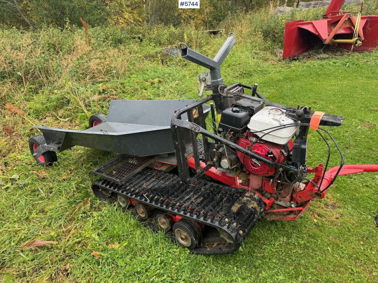 Jernhest with steel bucket and log‑rack / log deck - Tracteur agricole: photos 4 Jernhest with steel bucket and log‑rack / log deck - Tracteur agricole: photos 4