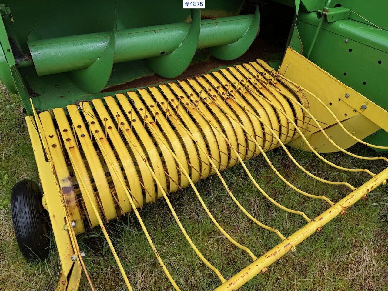 John Deere 332A square baler - Matériel de fenaison: photos 5 John Deere 332A square baler - Matériel de fenaison: photos 5