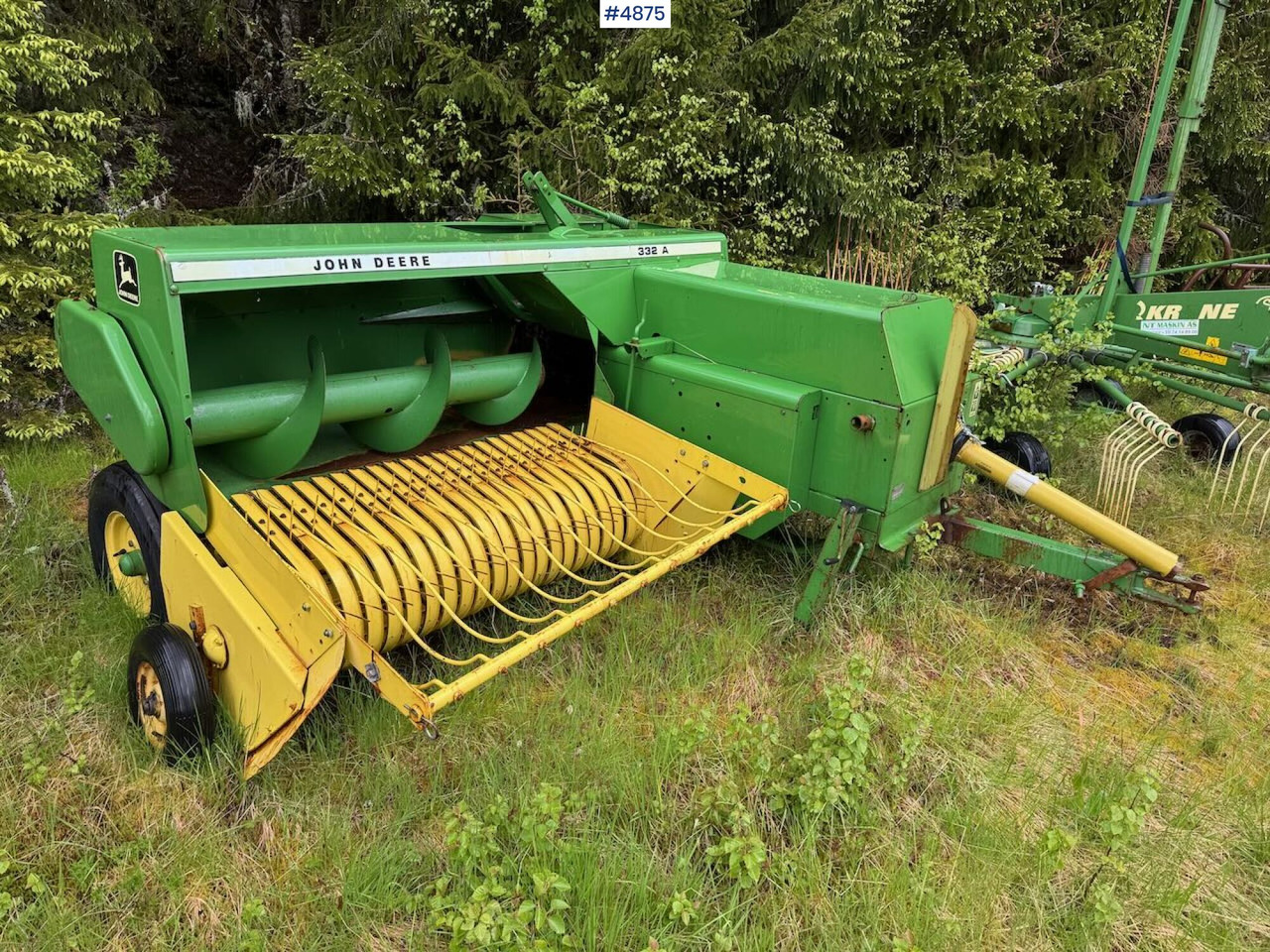 John Deere 332A square baler - Matériel de fenaison: photos 1 John Deere 332A square baler - Matériel de fenaison: photos 1
