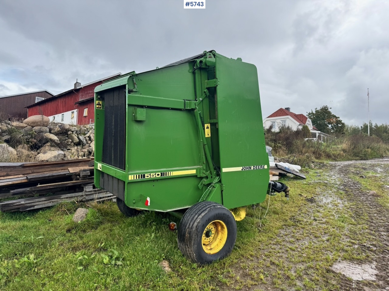 John Deere 550 Round Baler. - Matériel de fenaison: photos 1 John Deere 550 Round Baler. - Matériel de fenaison: photos 1