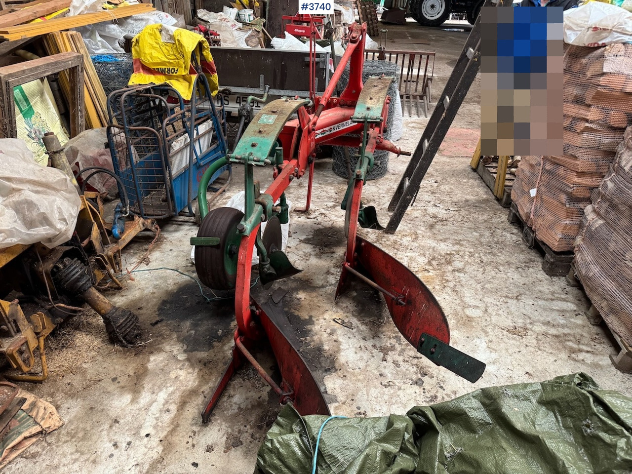 Kverneland 2 furrow plough - Outils du sol: photos 3 Kverneland 2 furrow plough - Outils du sol: photos 3