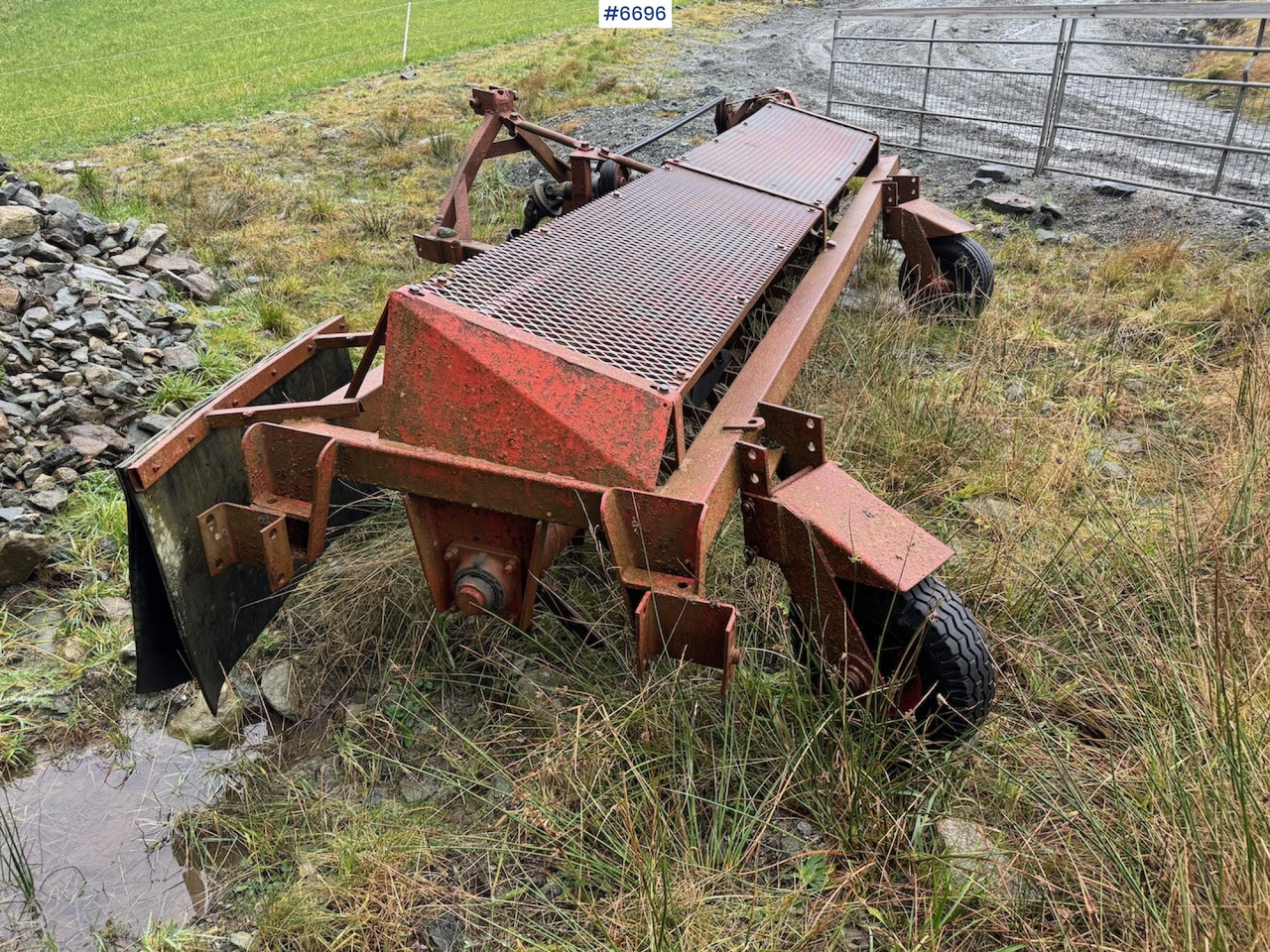 Kverneland stone rake 4 m. - Outils du sol: photos 1 Kverneland stone rake 4 m. - Outils du sol: photos 1