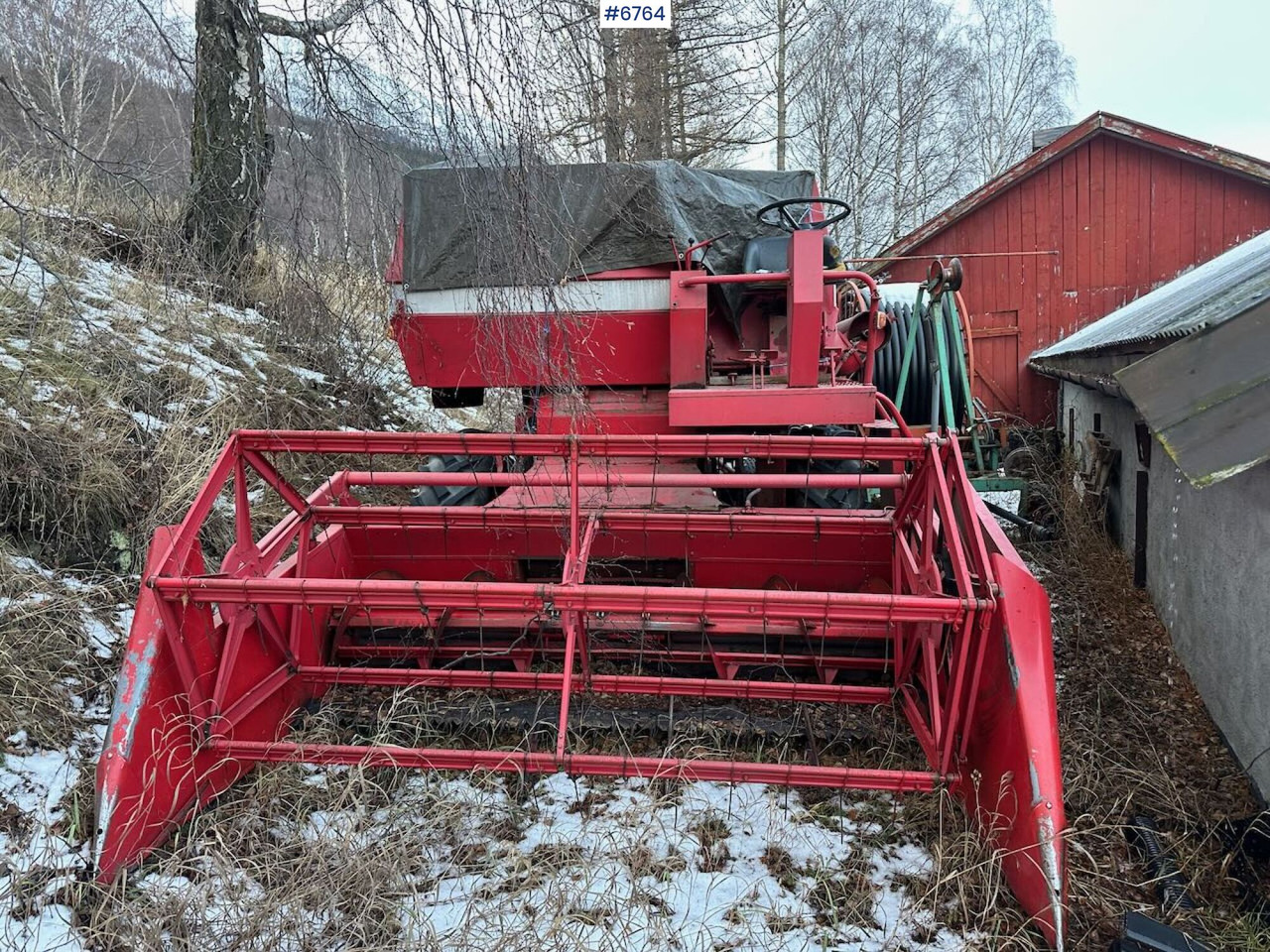 Massey-Ferguson 186-6 Combine harvester. - Moissonneuse-batteuse: photos 3 Massey-Ferguson 186-6 Combine harvester. - Moissonneuse-batteuse: photos 3