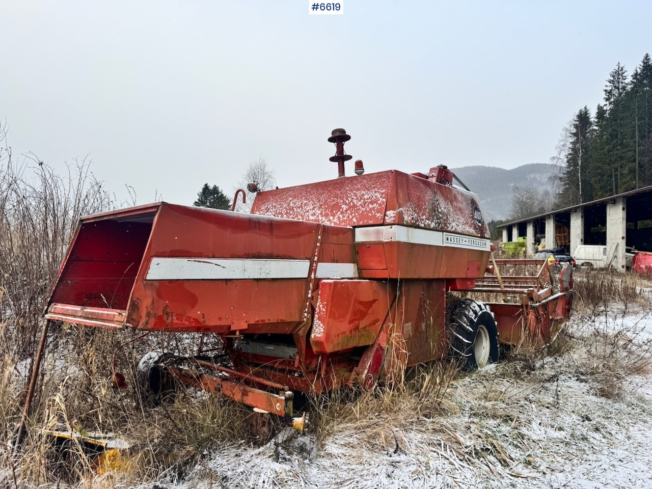 Massey Ferguson 487 Combine Harvester. - Moissonneuse-batteuse: photos 2 Massey Ferguson 487 Combine Harvester. - Moissonneuse-batteuse: photos 2