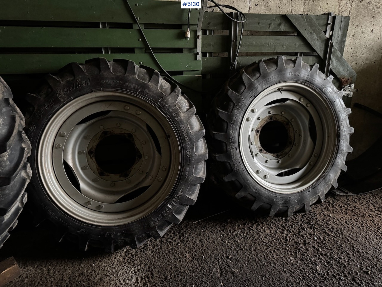 Sprayer wheels 12.4 R46 and 11.2 R32 - Pulvérisateur: photos 2 Sprayer wheels 12.4 R46 and 11.2 R32 - Pulvérisateur: photos 2