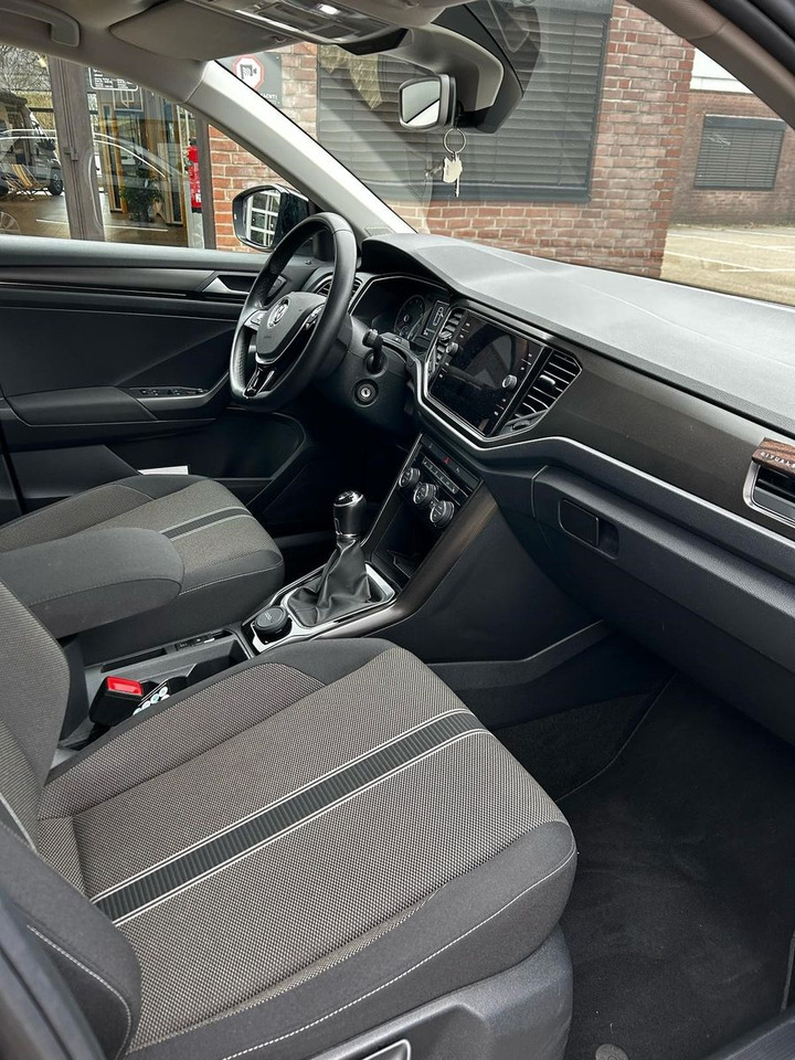 Volkswagen T-Roc Style - SUV: photos 3 Volkswagen T-Roc Style - SUV: photos 3