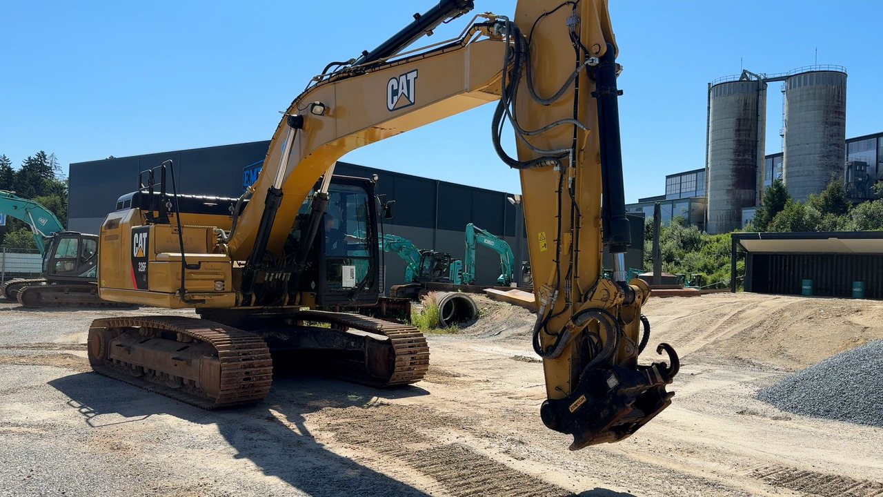 CATERPILLAR 326F - Pelle sur chenille: photos 2 CATERPILLAR 326F - Pelle sur chenille: photos 2