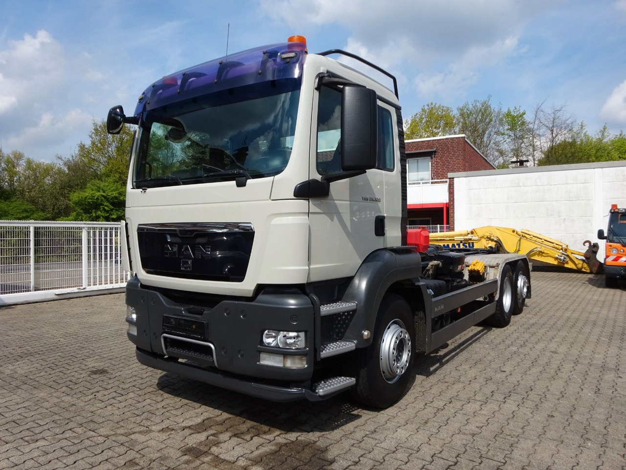 MAN 26.320 Multilift Abroller mit Lift+Lenkachse - Camion ampliroll: photos 1 MAN 26.320 Multilift Abroller mit Lift+Lenkachse - Camion ampliroll: photos 1