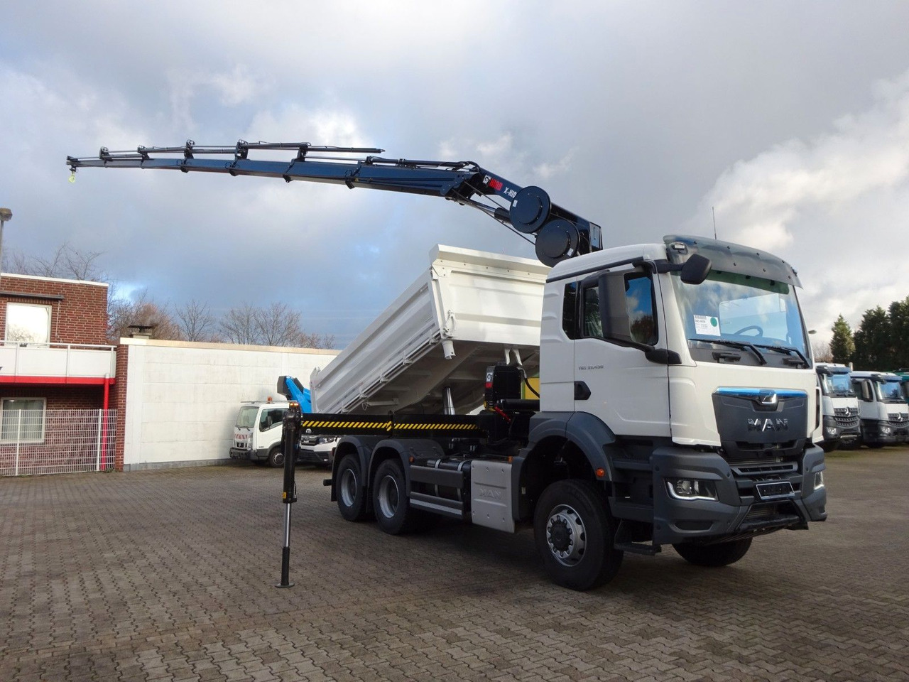 MAN 33.430 6x6 3-SEITENKIPPER KRAN HIAB 228- 6HYDRO - Camion benne, Camion grue: photos 2 MAN 33.430 6x6 3-SEITENKIPPER KRAN HIAB 228- 6HYDRO - Camion benne, Camion grue: photos 2