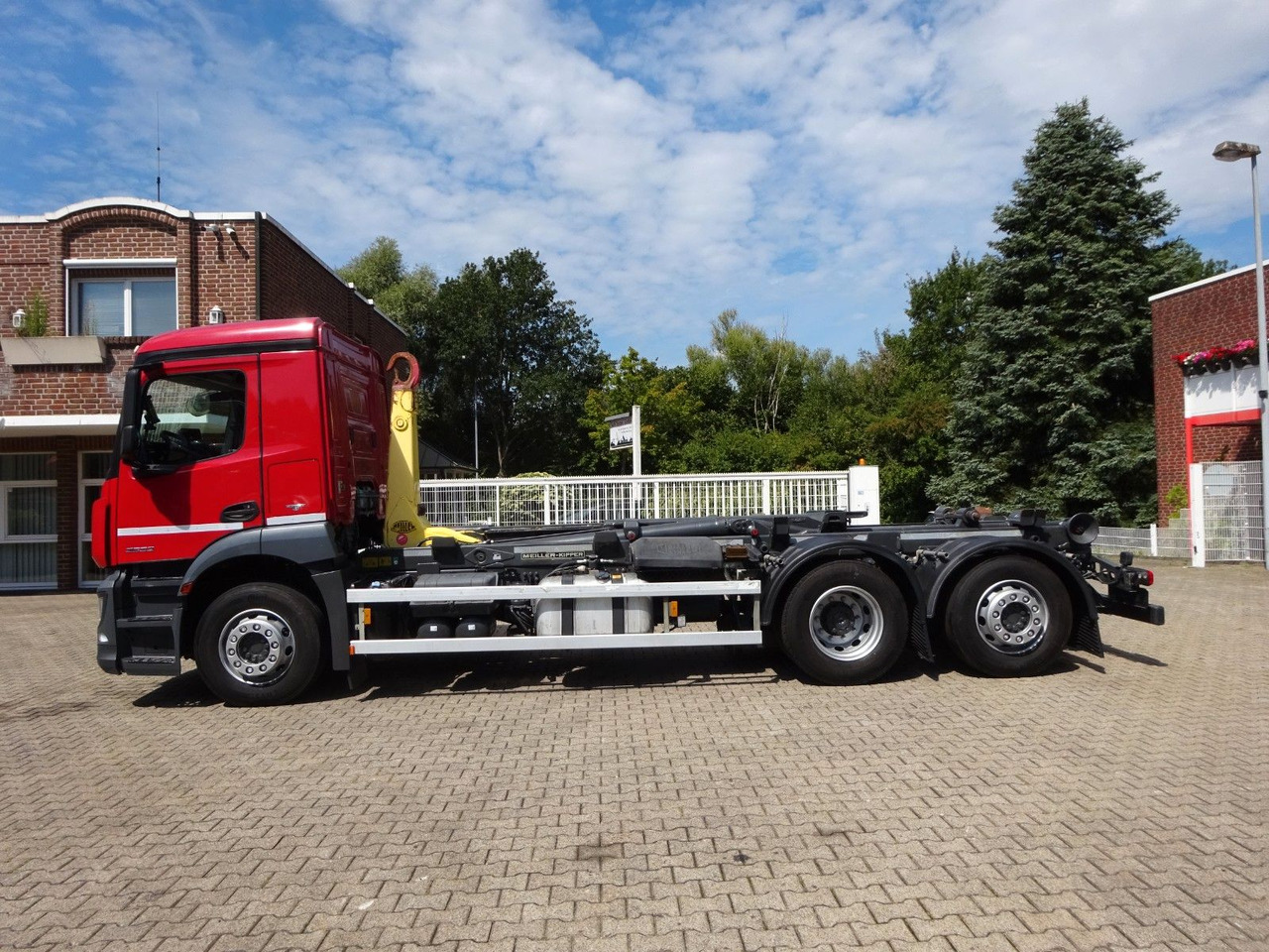 Mercedes-Benz 2532 ANTOS MEILLER Abroller Lift+Lenkachse 6x2 - Camion ampliroll: photos 4 Mercedes-Benz 2532 ANTOS MEILLER Abroller Lift+Lenkachse 6x2 - Camion ampliroll: photos 4