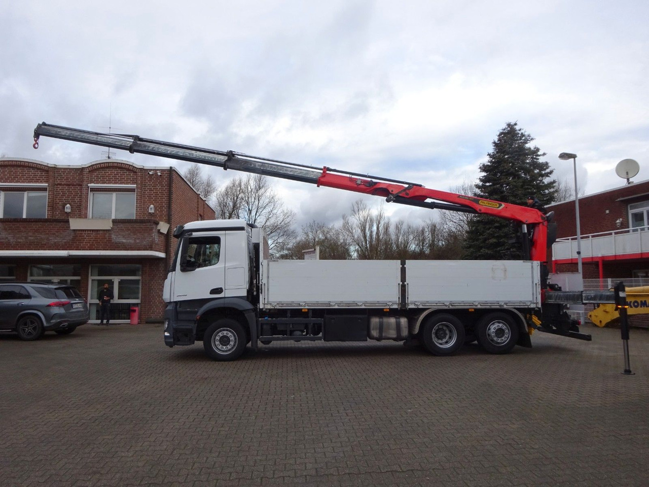 Mercedes-Benz 2648 Baustoffpritsche + PK 23001 TEC3 Kran Mercedes-Benz 2648 Baustoffpritsche + PK 23001 TEC3 Kran - Camion plateau: photos 5 Mercedes-Benz 2648 Baustoffpritsche + PK 23001 TEC3 Kran Mercedes-Benz 2648 Baustoffpritsche + PK 23001 TEC3 Kran - Camion plateau: photos 5