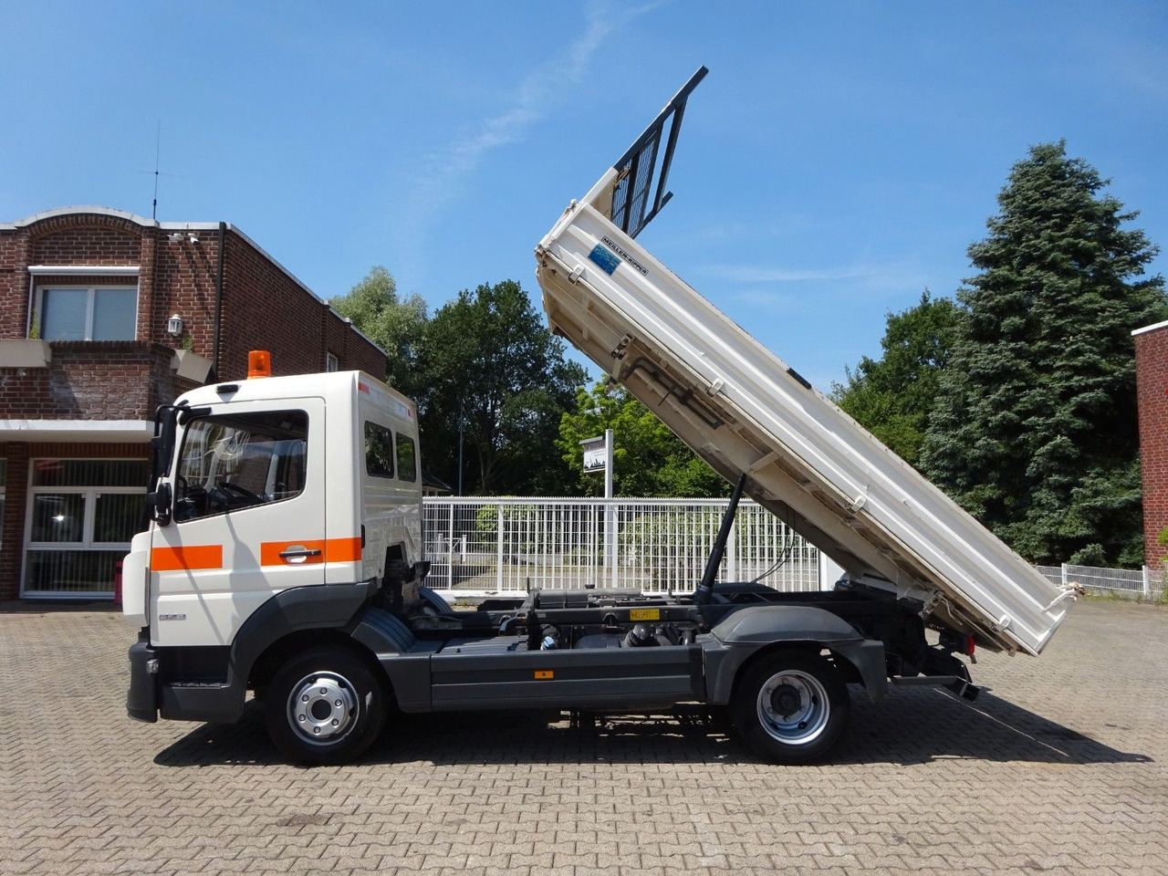 Mercedes-Benz 823 Atego MEILLER 3Skipper 4x2 - Camion benne: photos 4 Mercedes-Benz 823 Atego MEILLER 3Skipper 4x2 - Camion benne: photos 4