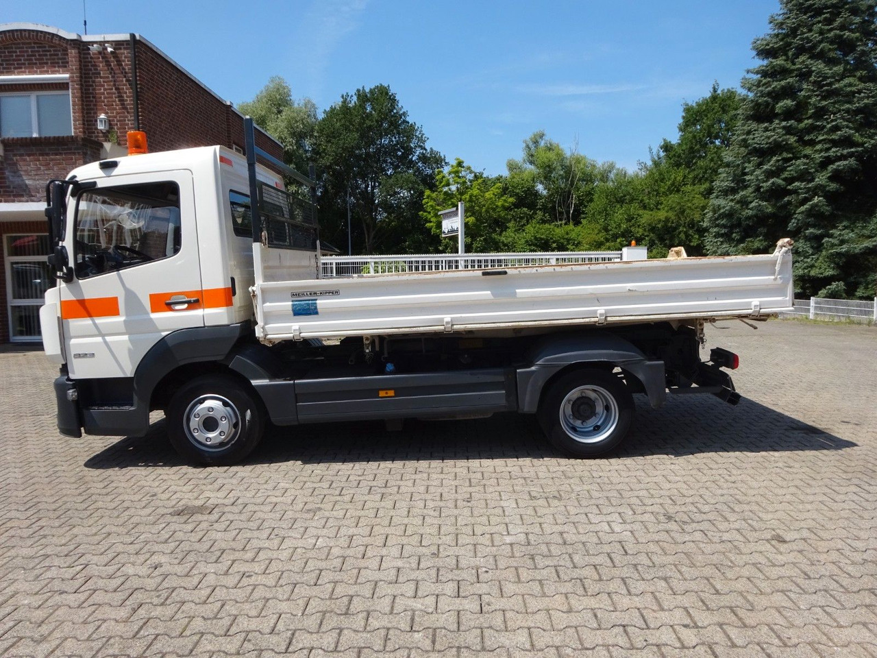 Mercedes-Benz 823 Atego MEILLER 3Skipper 4x2 - Camion benne: photos 5 Mercedes-Benz 823 Atego MEILLER 3Skipper 4x2 - Camion benne: photos 5