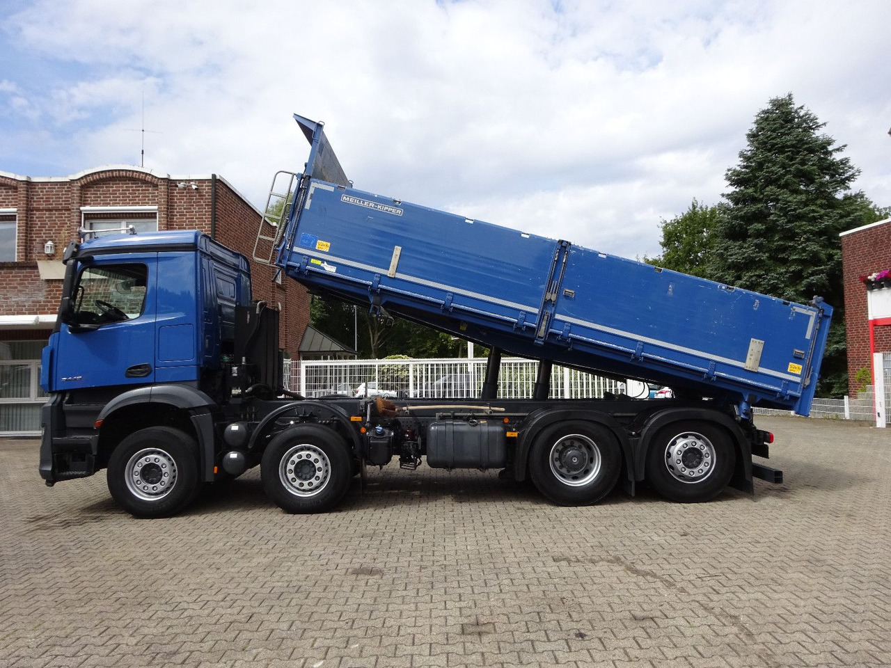 Mercedes-Benz Arocs 3446 MEILER 3 Seitenkipper 8x2 - Camion benne: photos 2 Mercedes-Benz Arocs 3446 MEILER 3 Seitenkipper 8x2 - Camion benne: photos 2