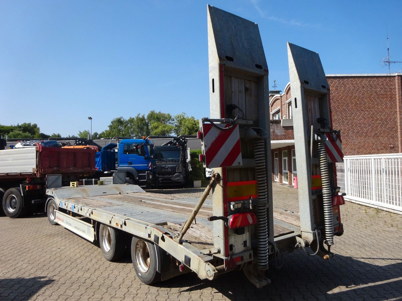 Remorque porte-engin surbaissée Möslein Tieflader Anhänger mit 3 Achsen und Rampen: photos 7