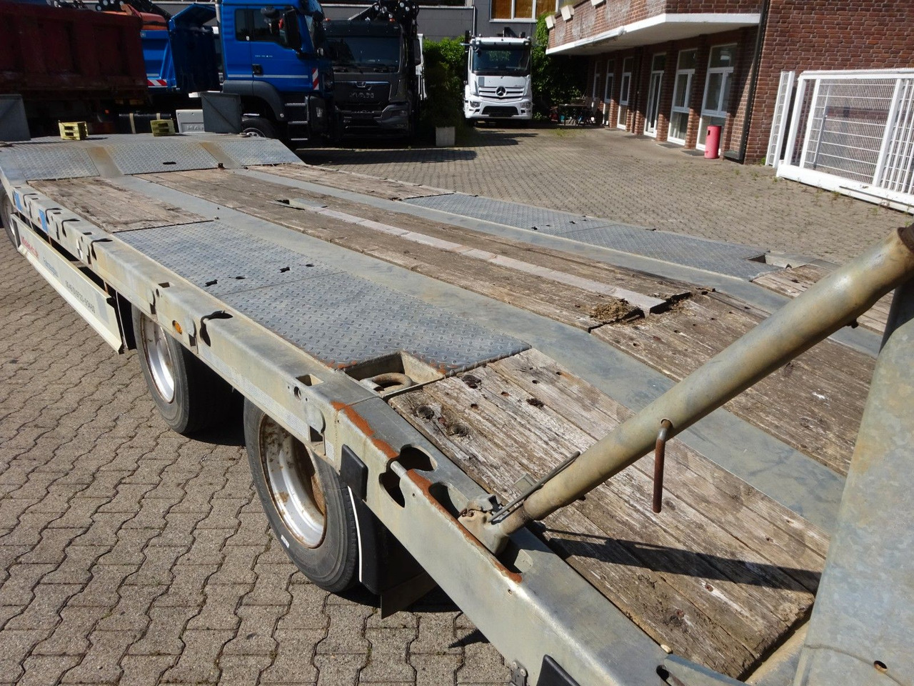 Remorque porte-engin surbaissée Möslein Tieflader Anhänger mit 3 Achsen und Rampen: photos 9
