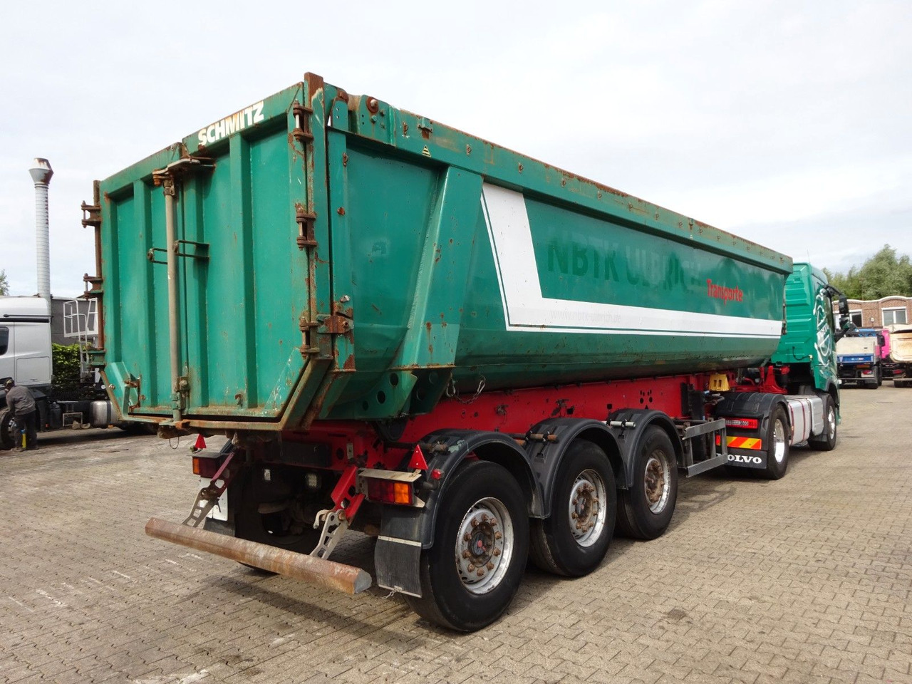 Schmitz Cargobull Kipp Auflieger Stahlmulde SKI 24 mit 3 Achsen - Semi-remorque benne: photos 5 Schmitz Cargobull Kipp Auflieger Stahlmulde SKI 24 mit 3 Achsen - Semi-remorque benne: photos 5