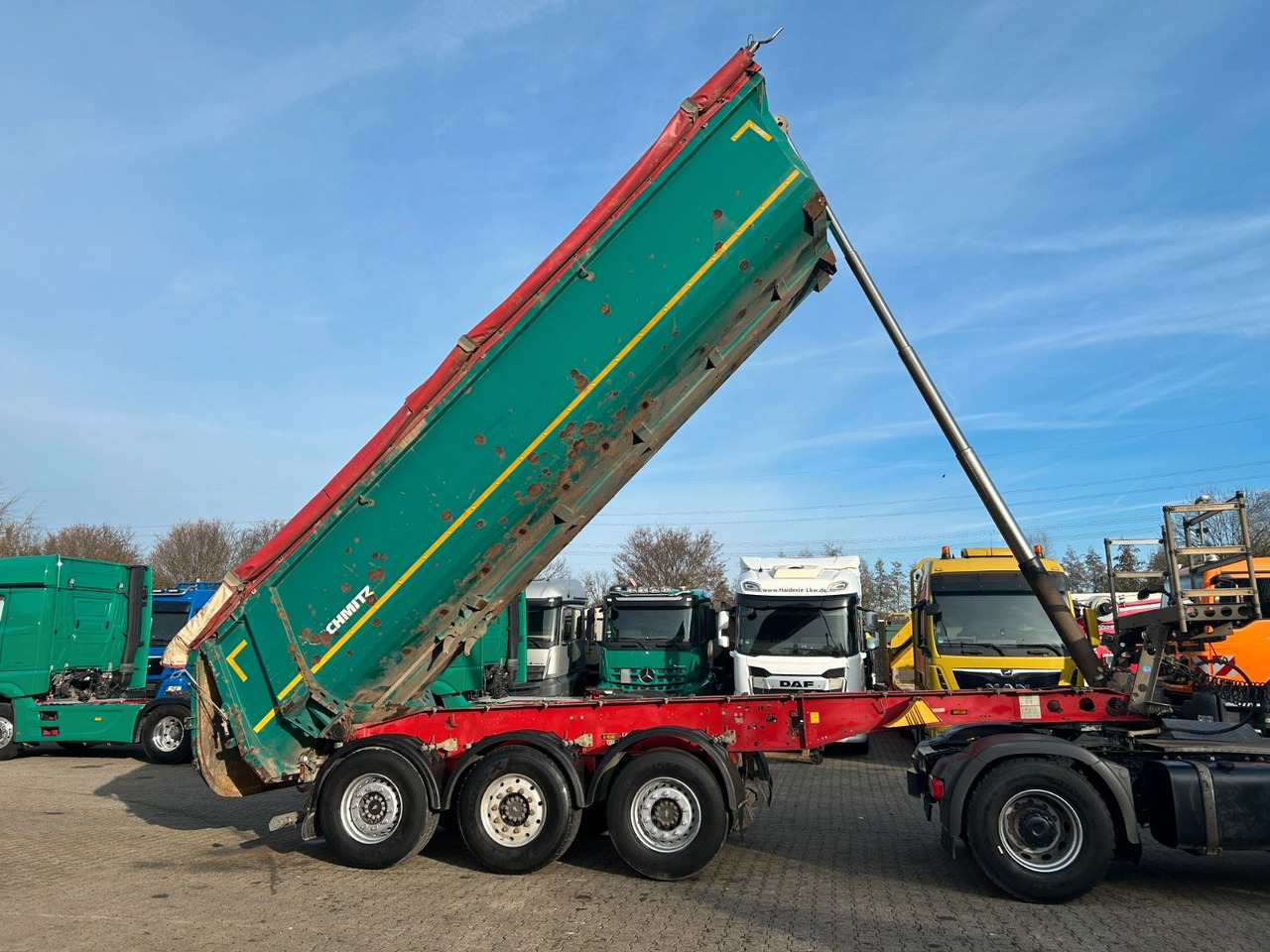 Schmitz Cargobull Stahl Kippauflieger mit Liftachse - Semi-remorque benne: photos 2 Schmitz Cargobull Stahl Kippauflieger mit Liftachse - Semi-remorque benne: photos 2