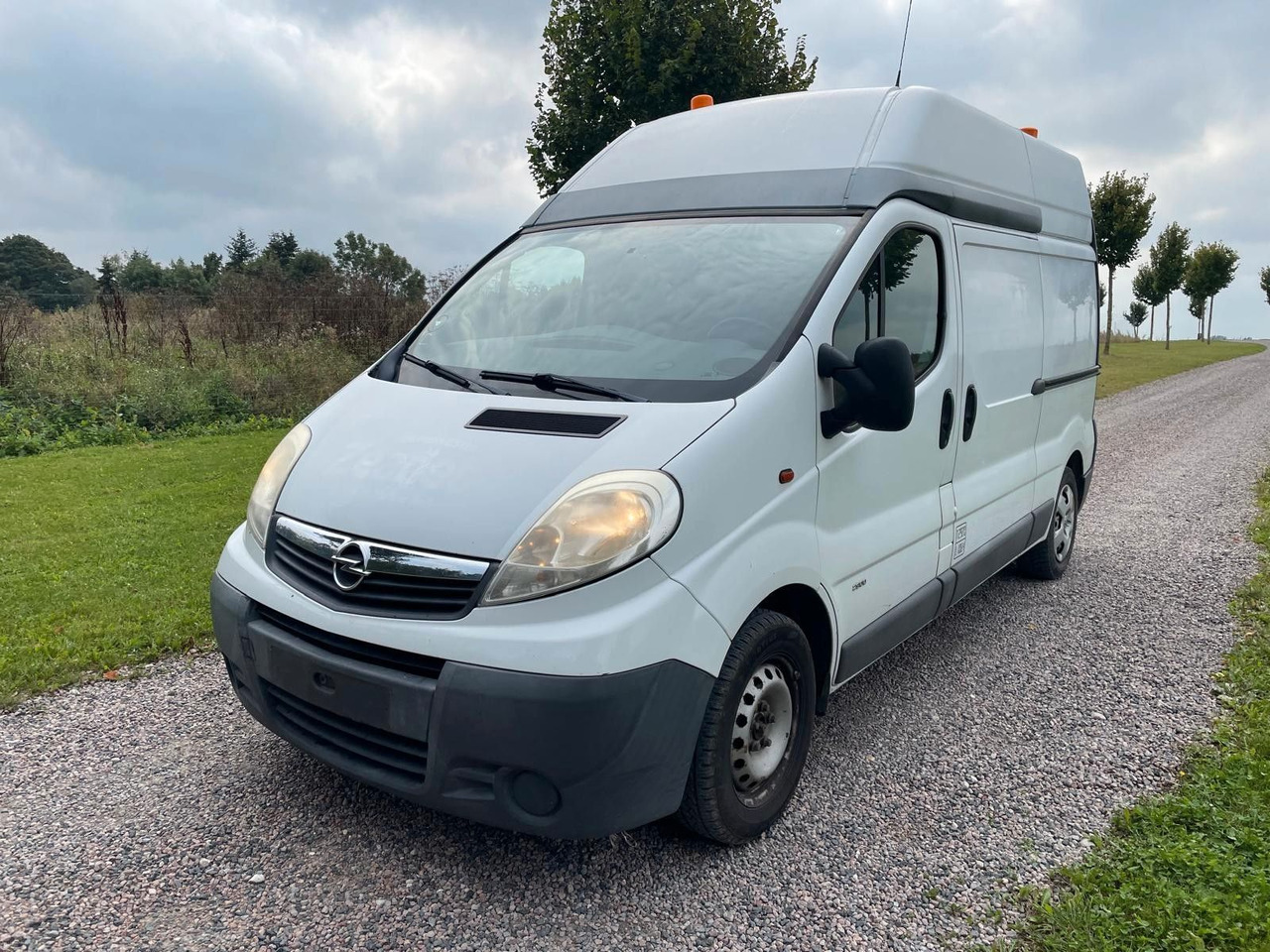 Opel Vivaro 2.0 CDTI L2H2 - Fourgonnette: photos 1 Opel Vivaro 2.0 CDTI L2H2 - Fourgonnette: photos 1