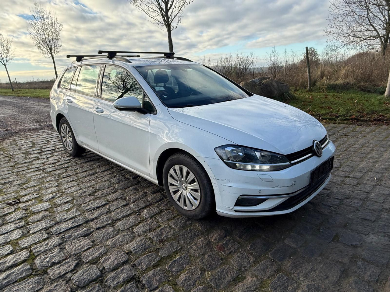 Volkswagen Golf VII 1.6 TDI Comfortline *LKW zull. 2sitze - Voiture break: photos 1 Volkswagen Golf VII 1.6 TDI Comfortline *LKW zull. 2sitze - Voiture break: photos 1