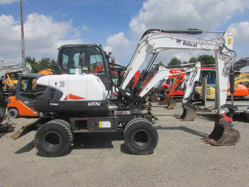 Bobcat E 57 W - Pelle sur pneus: photos 1 Bobcat E 57 W - Pelle sur pneus: photos 1