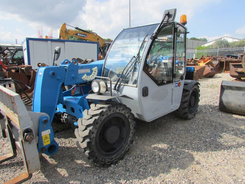 Genie GTH 2506 Teleskoplader 27.500 EUR - Chariot télescopique: photos 2 Genie GTH 2506 Teleskoplader 27.500 EUR - Chariot télescopique: photos 2