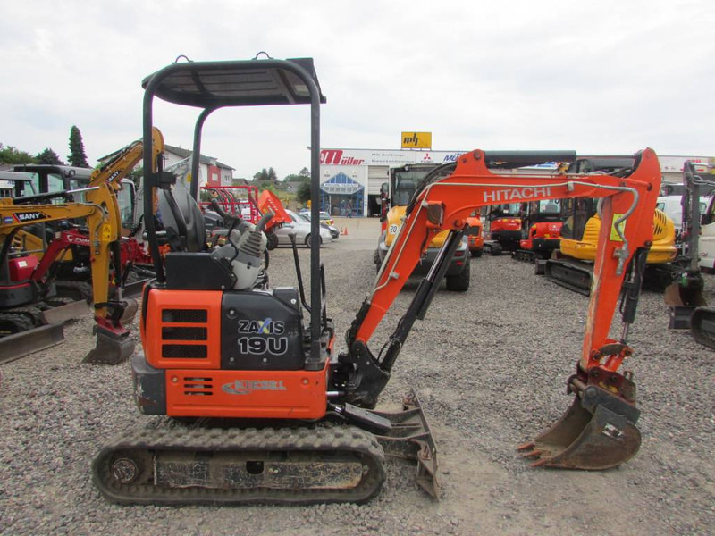 Hitachi ZX 19 U-5 Canopy Minibagger 14.000 EUR - Mini pelle: photos 3 Hitachi ZX 19 U-5 Canopy Minibagger 14.000 EUR - Mini pelle: photos 3