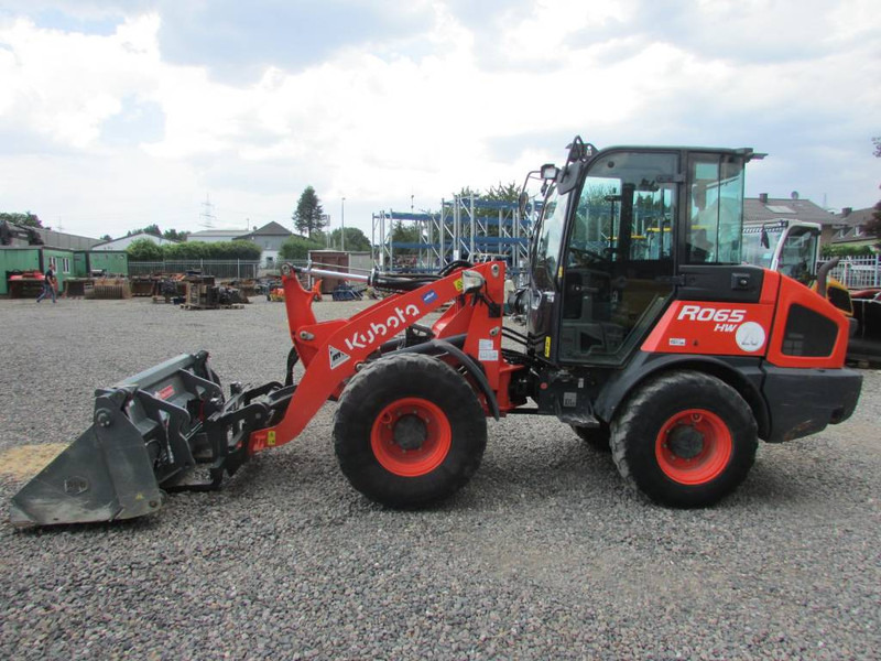 Kubota R 065 Radlader 30.000 EUR - Chargeuse sur pneus: photos 1 Kubota R 065 Radlader 30.000 EUR - Chargeuse sur pneus: photos 1