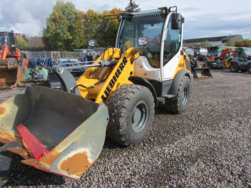 Liebherr L 506 Compact Radlader 47.000 EUR netto - Chargeuse sur pneus: photos 3 Liebherr L 506 Compact Radlader 47.000 EUR netto - Chargeuse sur pneus: photos 3