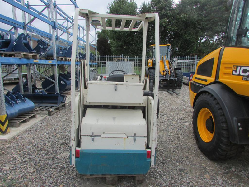 TENNANT 6200U01 964 Kehrmaschine 3.000 EUR - Balayeuse de voirie: photos 5 TENNANT 6200U01 964 Kehrmaschine 3.000 EUR - Balayeuse de voirie: photos 5