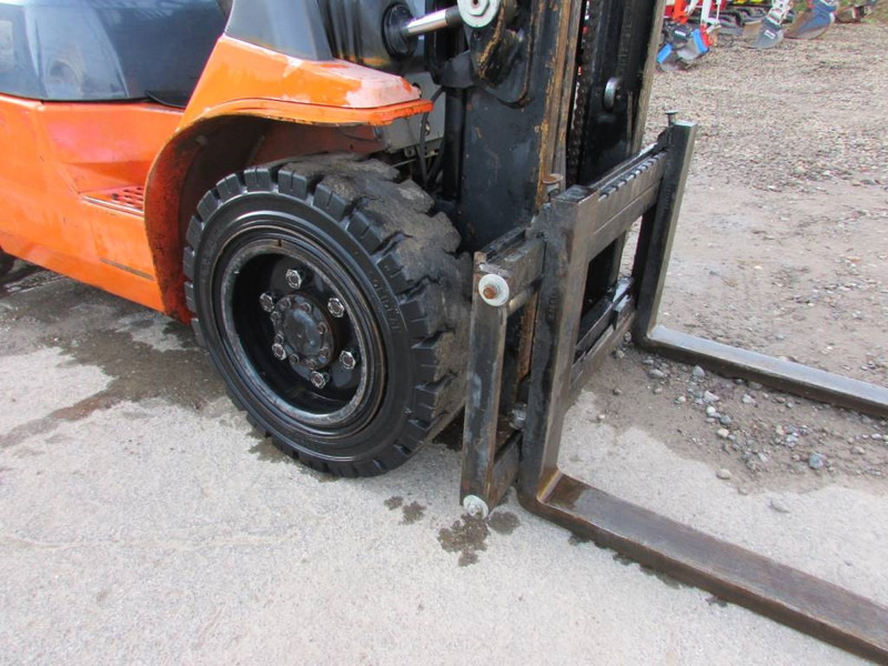 Toyota 62-7 FDF 30 Diesel Gabelstapler 10.500 EUR - Chariot élévateur diesel: photos 3 Toyota 62-7 FDF 30 Diesel Gabelstapler 10.500 EUR - Chariot élévateur diesel: photos 3