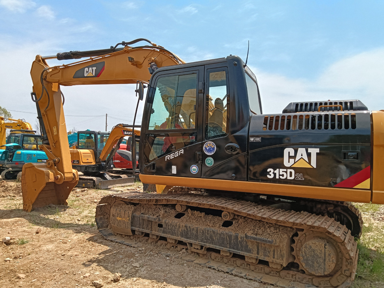 CATERPILLAR 315D2L - Pelle sur chenille: photos 1 CATERPILLAR 315D2L - Pelle sur chenille: photos 1