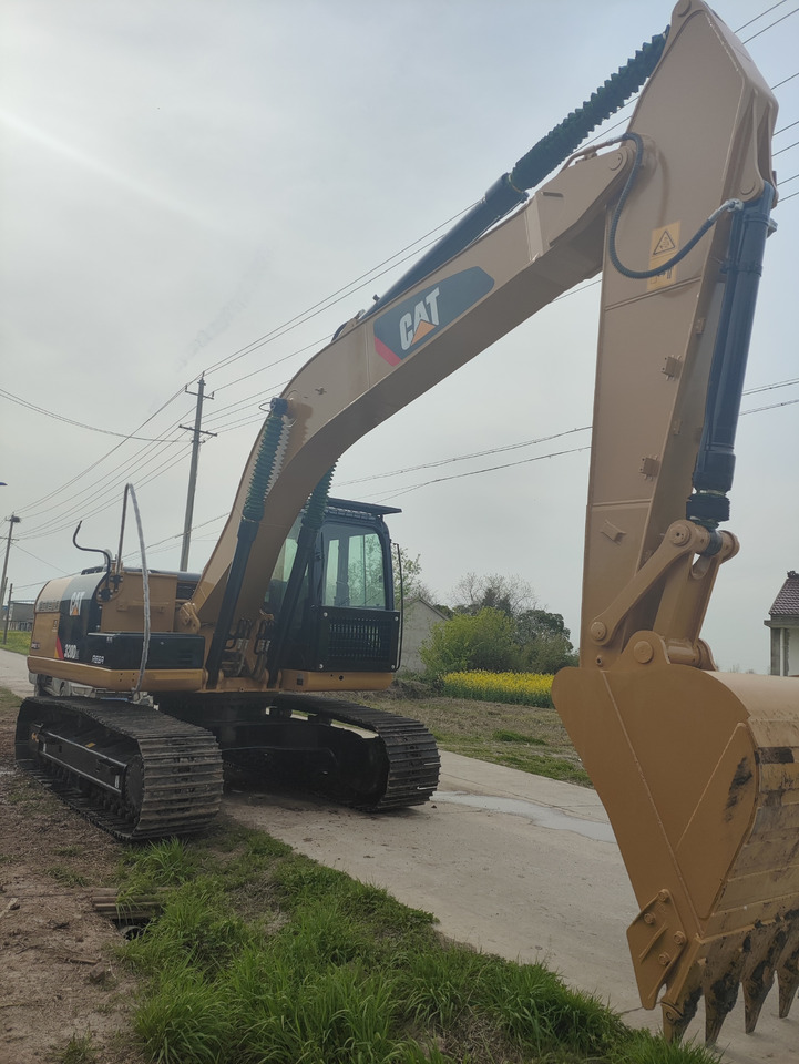 CATERPILLAR 320D2 - Pelle sur chenille: photos 3 CATERPILLAR 320D2 - Pelle sur chenille: photos 3