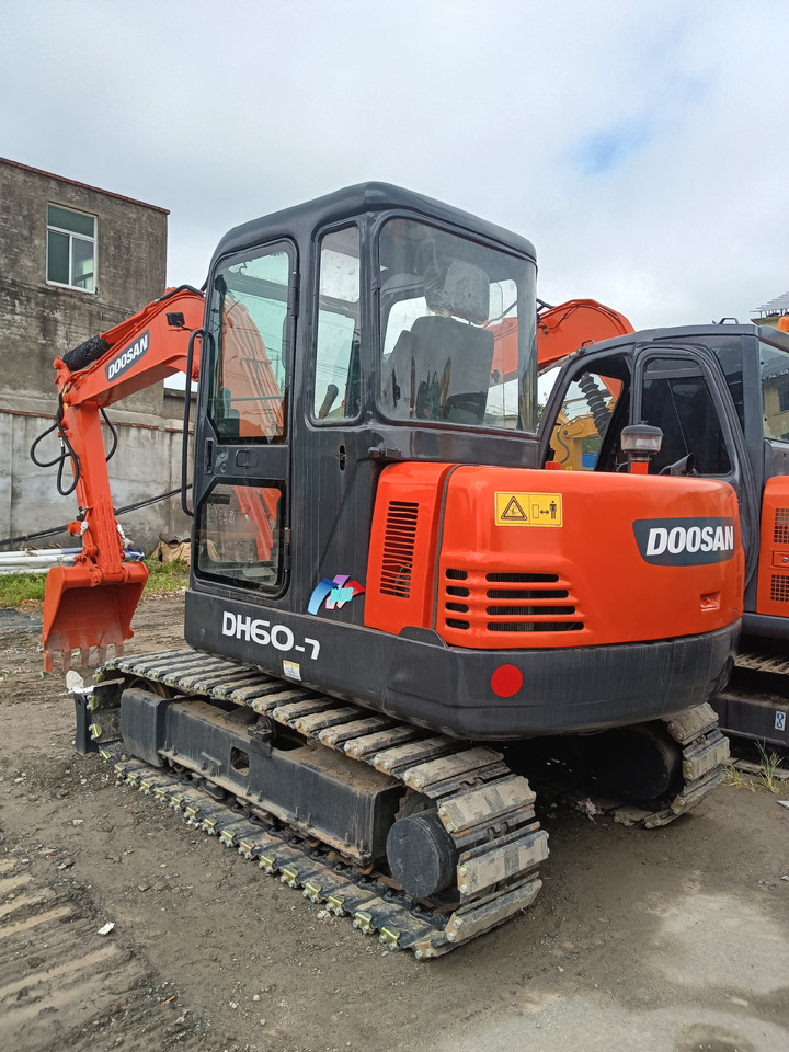DOOSAN DH60-7 - Mini pelle: photos 4 DOOSAN DH60-7 - Mini pelle: photos 4