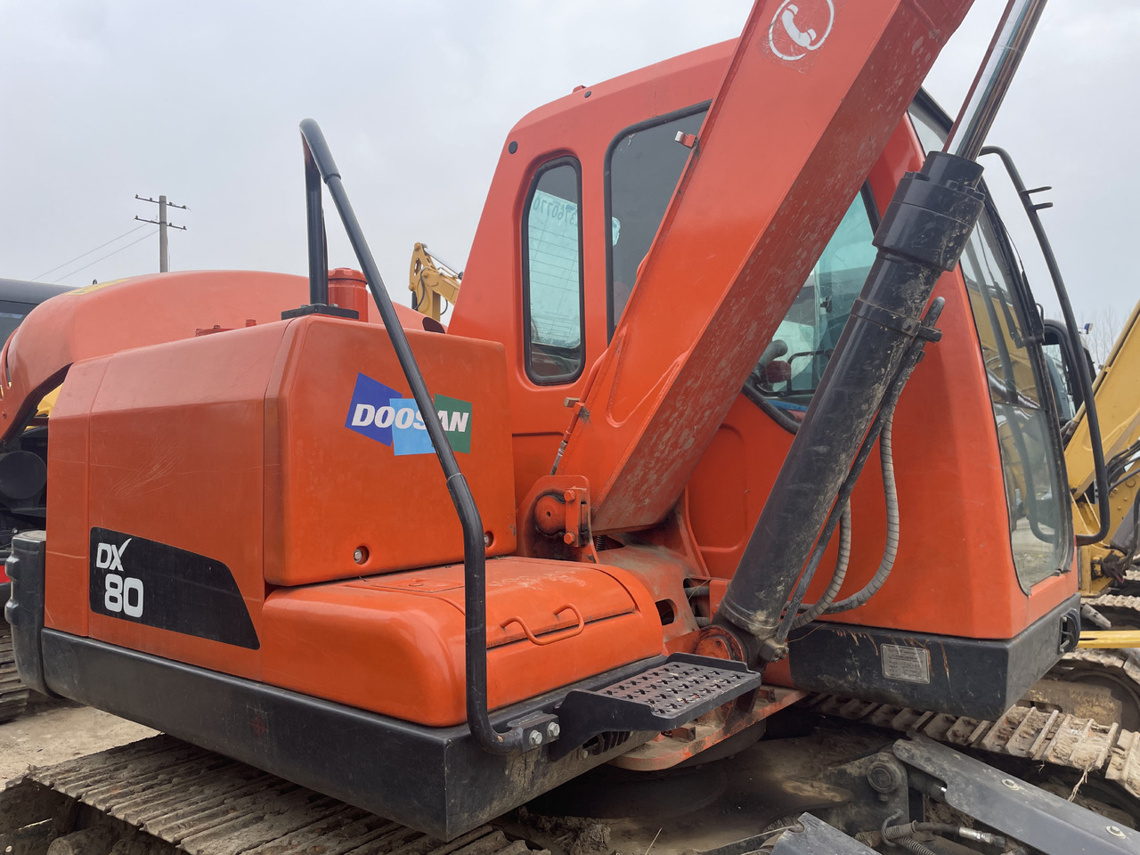 DOOSAN DX80 - Pelle sur chenille: photos 2 DOOSAN DX80 - Pelle sur chenille: photos 2