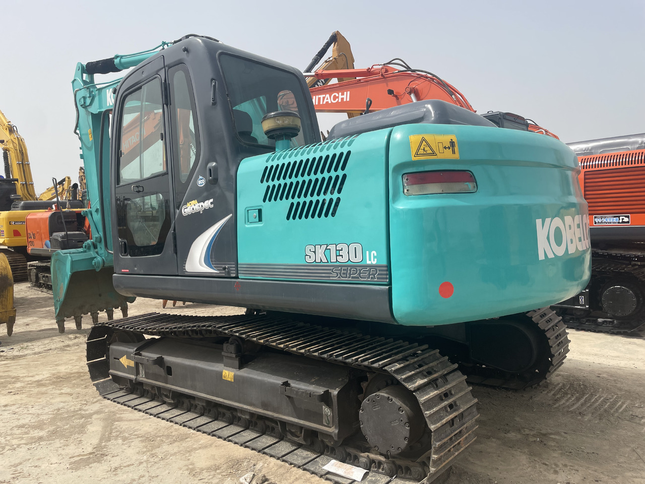 KOBELCO SK130-8 - Pelle sur chenille: photos 1 KOBELCO SK130-8 - Pelle sur chenille: photos 1