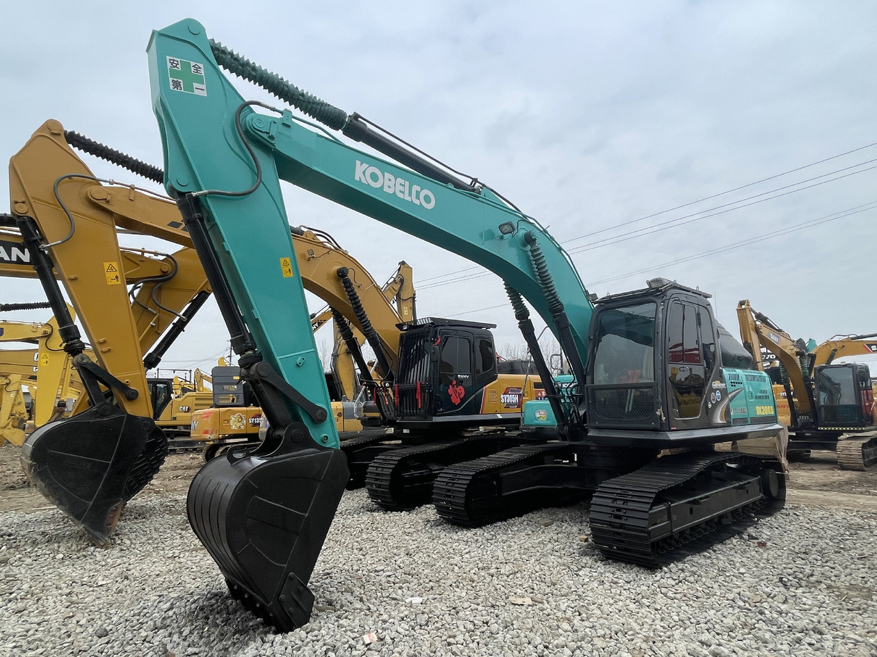 KOBELCO SK200-8 - Pelle sur chenille: photos 2 KOBELCO SK200-8 - Pelle sur chenille: photos 2