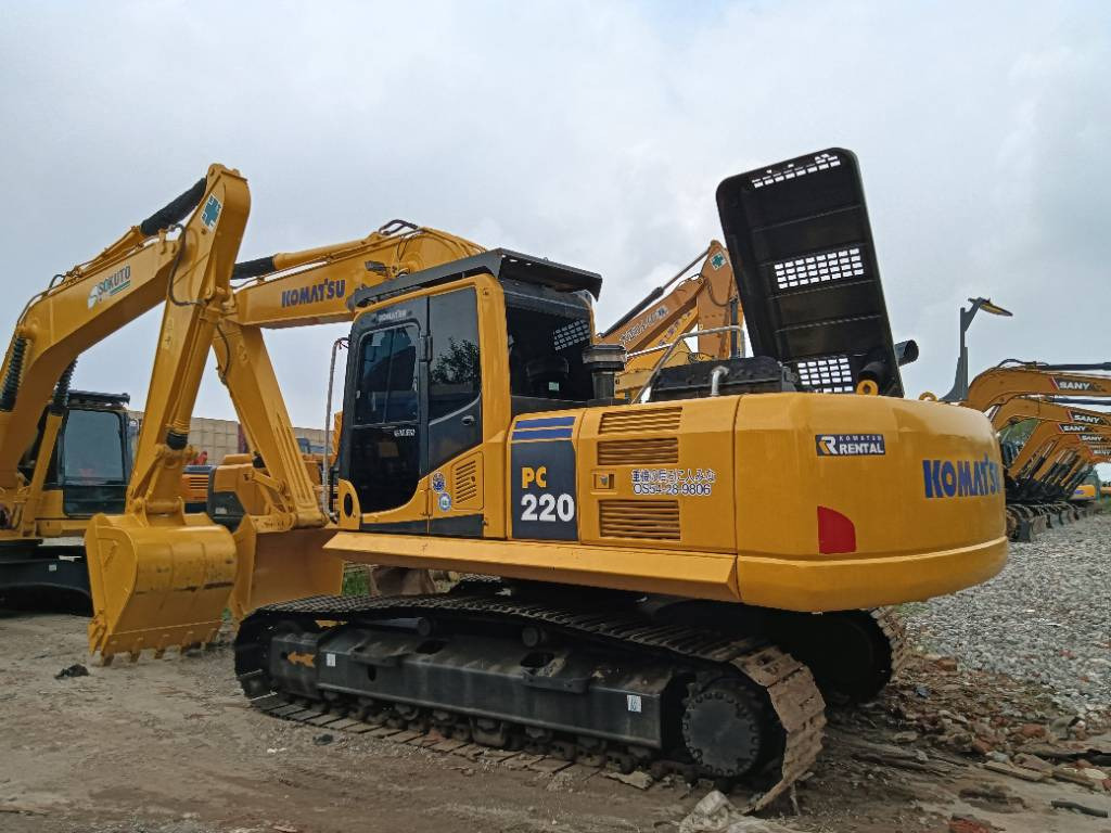 Komatsu PC 220-8 - Pelle sur chenille: photos 1 Komatsu PC 220-8 - Pelle sur chenille: photos 1