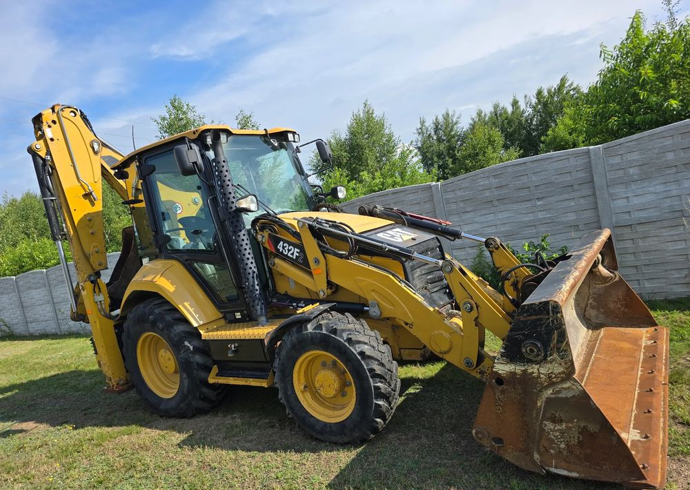 Caterpillar - Tractopelle: photos 2 Caterpillar - Tractopelle: photos 2