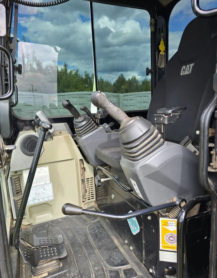 Caterpillar - Pelle sur chenille: photos 3 Caterpillar - Pelle sur chenille: photos 3