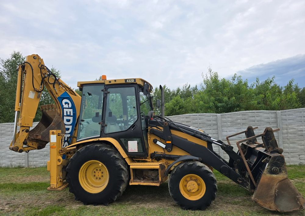 Caterpillar - Tractopelle: photos 5 Caterpillar - Tractopelle: photos 5