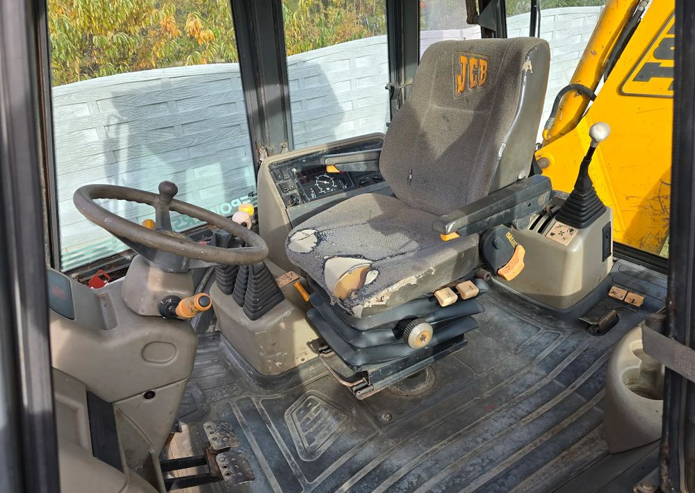 JCB - Tractopelle: photos 5 JCB - Tractopelle: photos 5